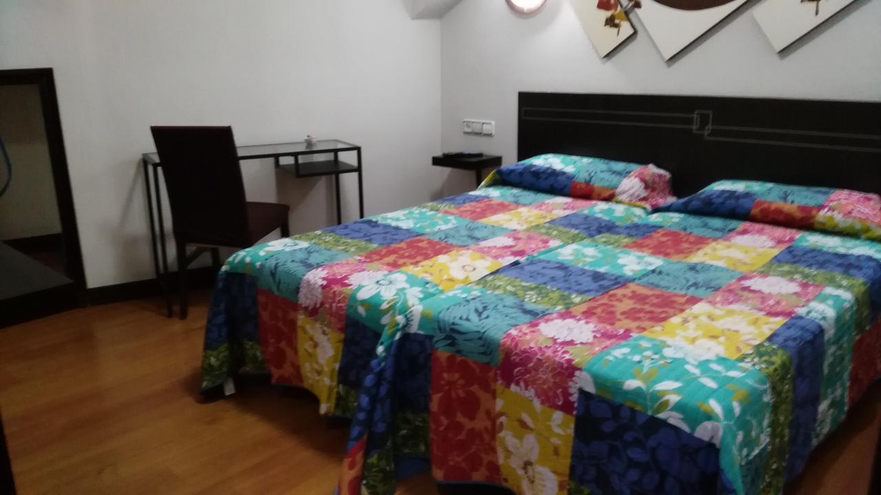Hotel Santa Clara à Oviede Extérieur photo