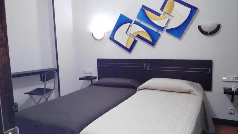 Hotel Santa Clara à Oviede Extérieur photo