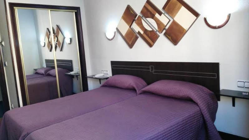 Hotel Santa Clara à Oviede Extérieur photo