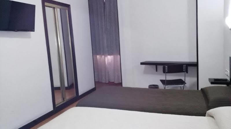 Hotel Santa Clara à Oviede Extérieur photo